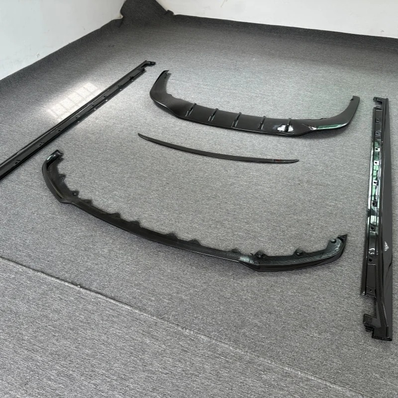 Dry Carbon Fiber Small Surround Body Kit for  Flying Spur 20 Upgrade Front Lip Rear Diffuser Side Skirts and Rear wings
